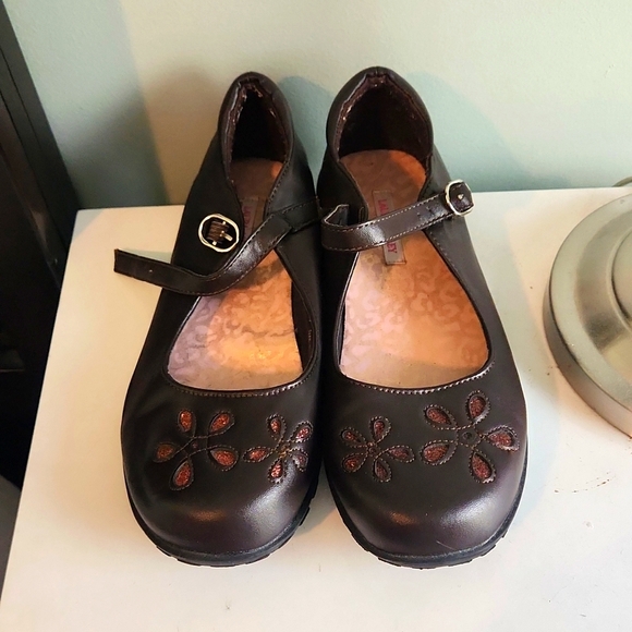 Laura Ashley Mary jane style shoes - Picture 1 of 5